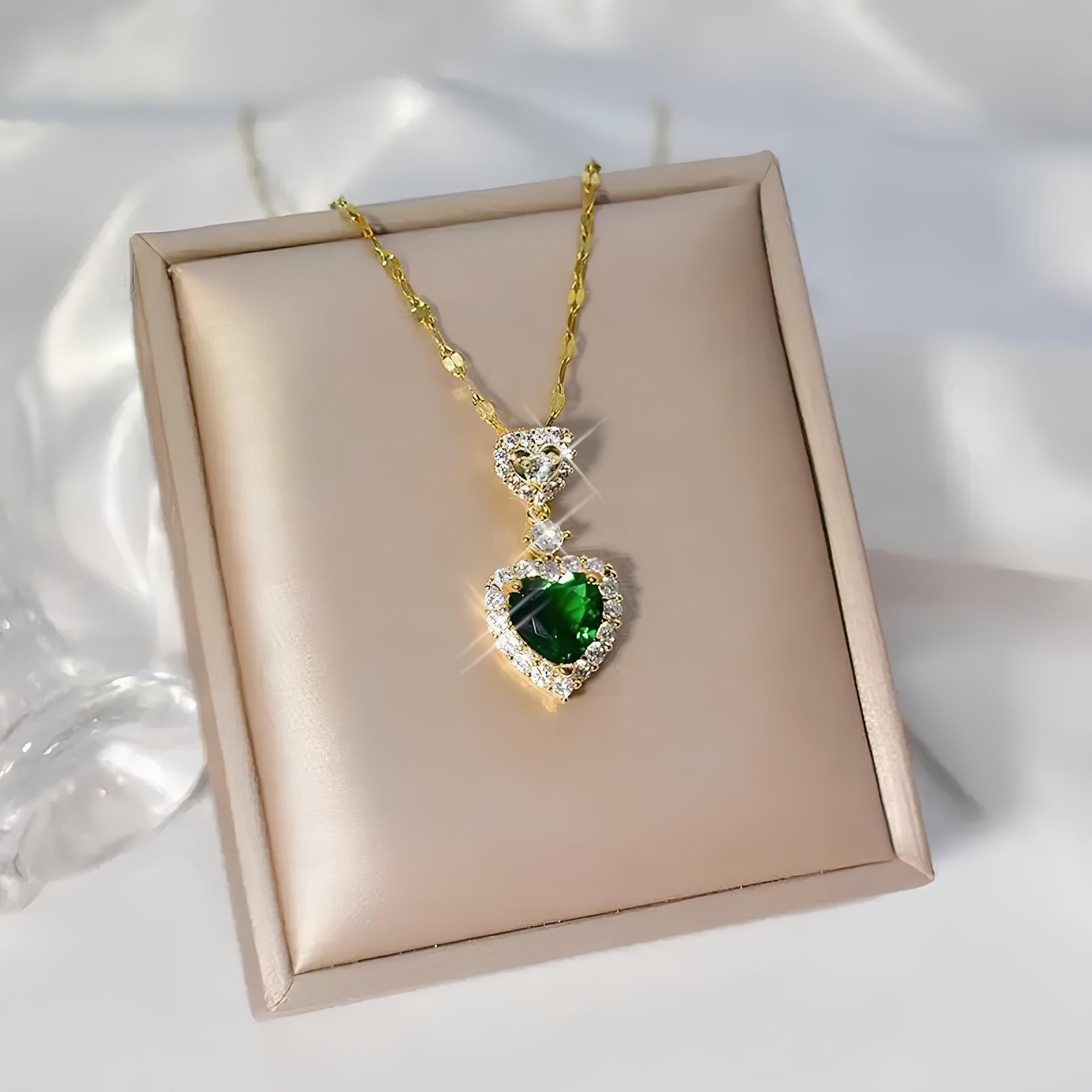 Conjunto Majestade Esmeralda Colar e Brincos
