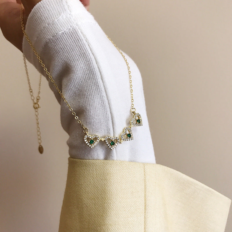 Colar Amuleto Dourado