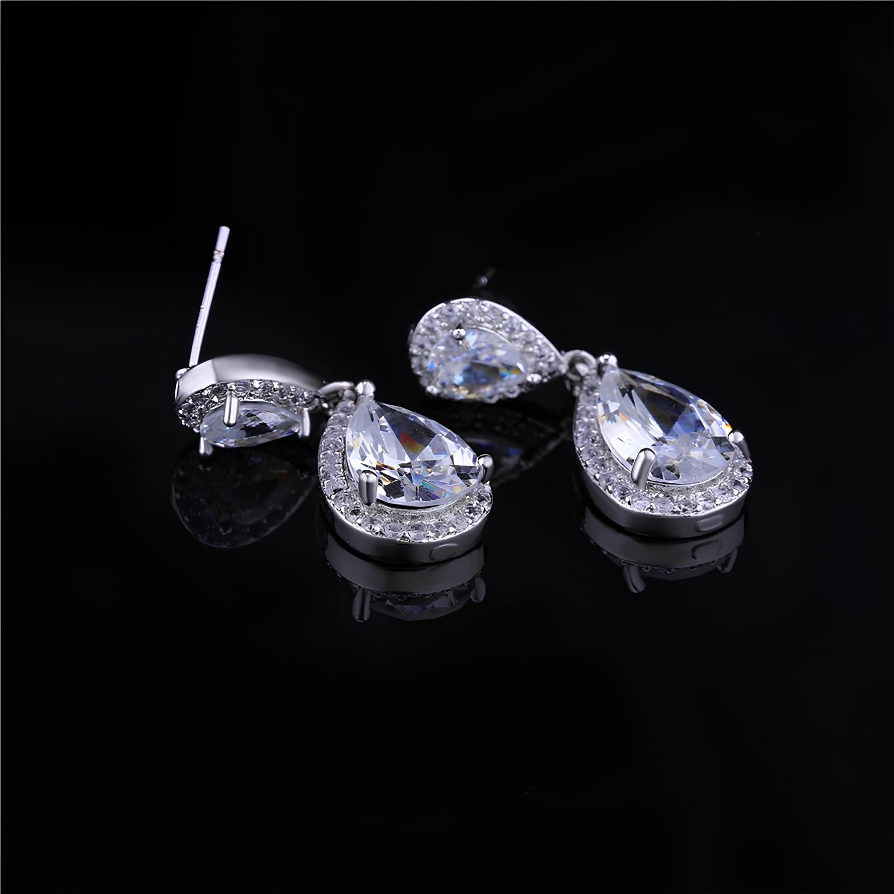 Conjunto de Joias Majestade – Brincos e Colar Gota de Cristal