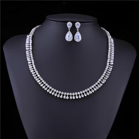 Conjunto de Joias Majestade – Brincos e Colar Gota de Cristal