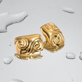 Brinco Esculpido Dourado
